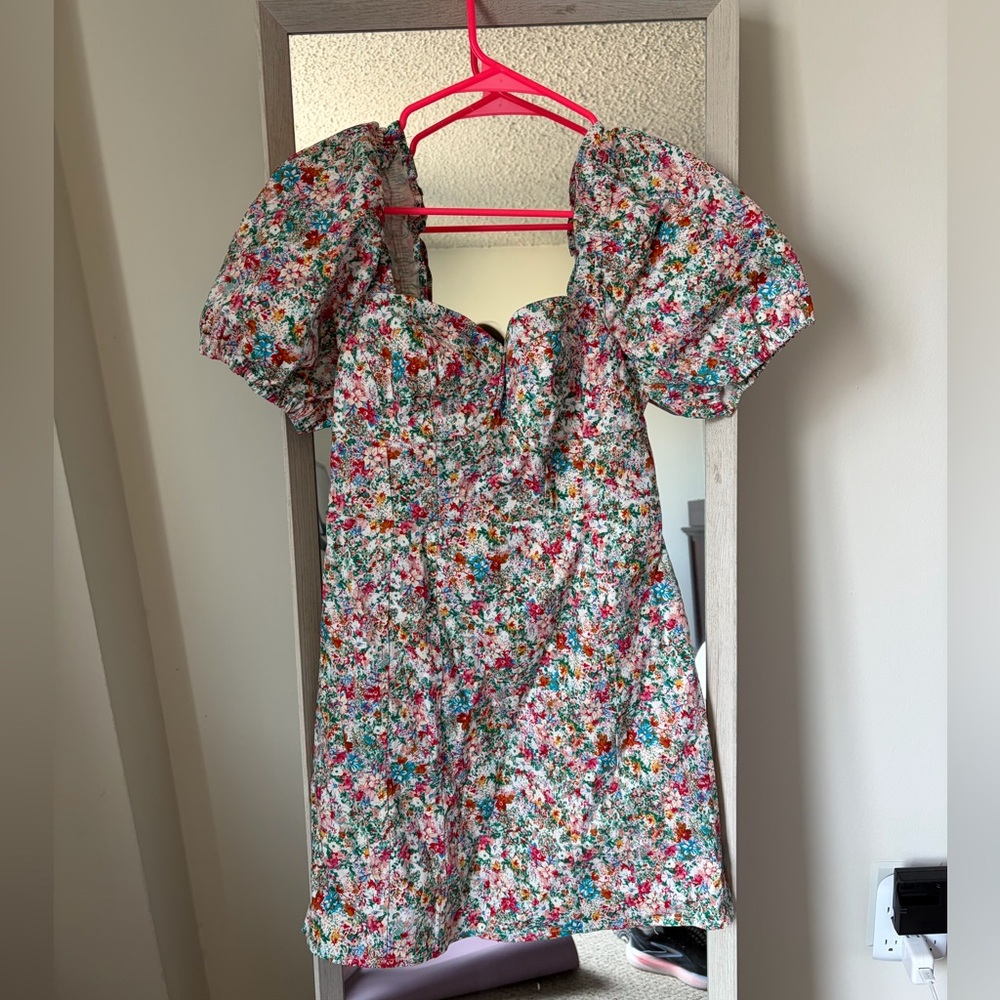 NWT Astr The Label Floral Smocked Mini Dress in White with Multicolor Print